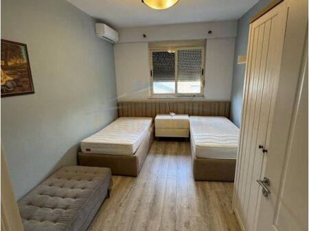 Qera, Apartament 3+1+2, Stacioni i Trenit