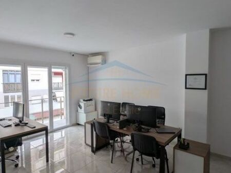 Rent, Office space, Zogu i Zi