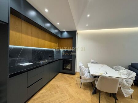 JEPET ME QERA APARTAMENT 2+1+2