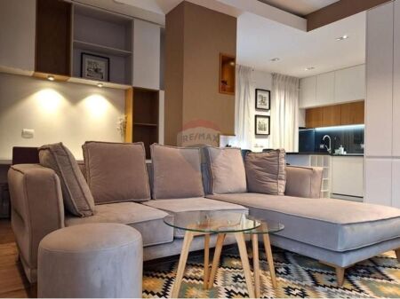 Apartament studio per qira, 21 Dhjetori