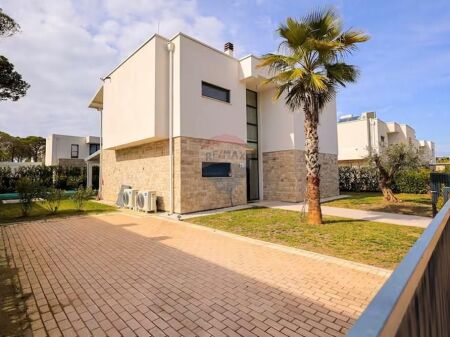 Villa con piscina a San Pietro Residence