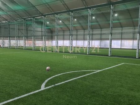 Complesso sportivo (campo da calcio) in vendita a Linz