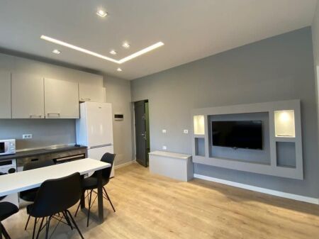 🏡✨ Jepet me qera apartament 1+1 tek 21 Dhjetori,