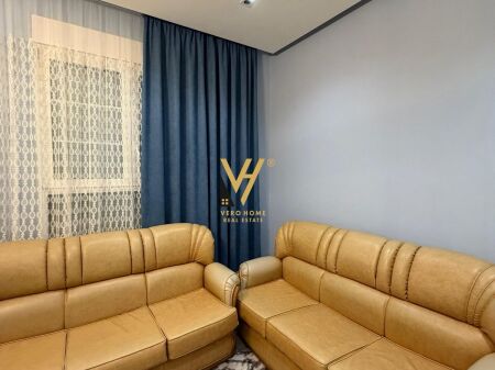 JEPET HYRJE 1+1+VERANDE ME QIRA NE KOMBINAT 45.000 LEKE