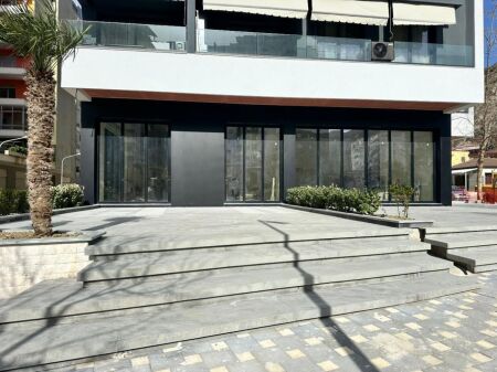 Business premises for rent in Lungomare Vlorë