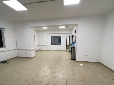 Affitto | Ambjent Biznesi | Pazari i Ri | 750 €/mese