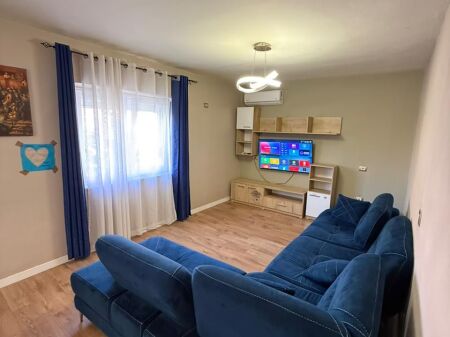 SHITET APARTAMENT 2+1+2 TUALETE PRANE QENDRRES TEK MUZEUMI DURRES