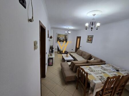 AFFITTASI APPARTAMENTO 2+1+BLK VICINO AL PALAZZO CON FRECCIA 550 EURO