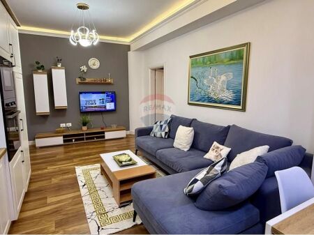 APARTAMENT 1+1 PËR QIRA, BLLOKU