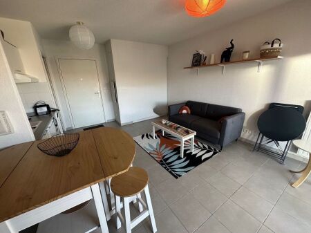 Mine Peza,Shitet apartament 1+1 me Hipoteke!