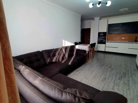 🏡 Jepet me qira apartament 2+1   📍 Zona: Yzberisht / Grand Gallery💰 Çmimi: 55,000 lekë/muaj