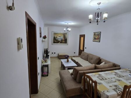 Apartment 2+1 for rent building with arrows !