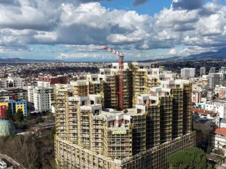 Appartamento 2+1 in vendita al Colonnade vicino a Zogu i Zi.