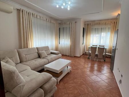 Jepet Me Qera Apartament 2+1+1 Ballkon
