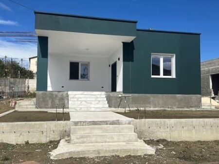 VENDESI PRIVATA IN VENDITA A RRASHBULL