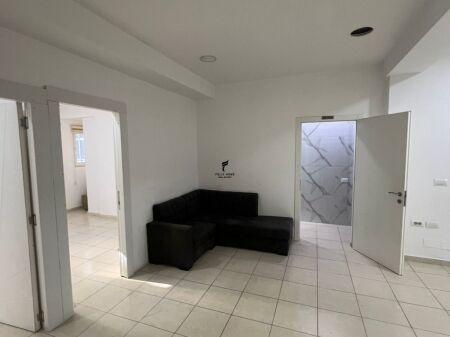 OFFICE FOR RENT 90 M2 KAVAJËS STREET 80,000 LEKE FH-73243