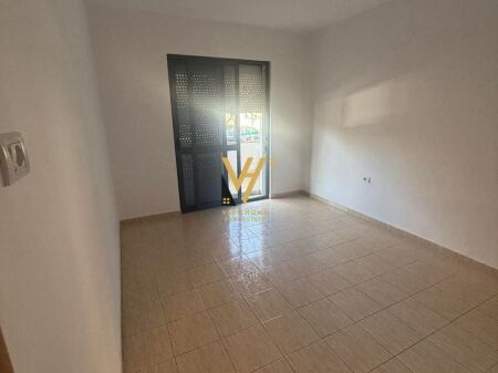 BUSINESS PREMISES FOR RENT 70 M2 ON BARDHYL STREET 60,000 LEKE