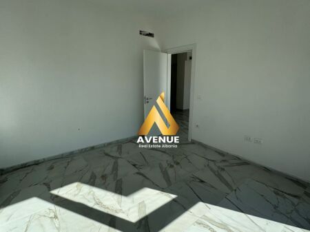 APARTAMENT ME QERA – Tek Rruga Dritan Hoxha, pranë Universiteti Mesdhetar i Shqipërisë, Laprake, Tirane