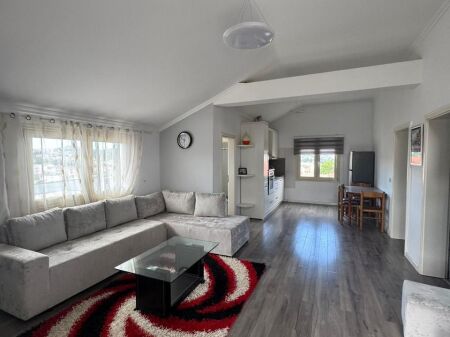 🏡 2+1 In Affitto In Via Pjetër Budi – Parcheggio & Cortile Privato ✨