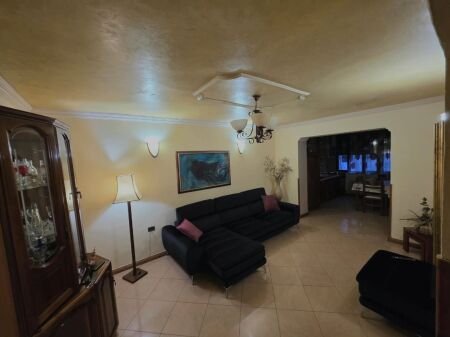 Shitet apartament 3+1+2 në zonën më të kërkuar të Tiranës!
