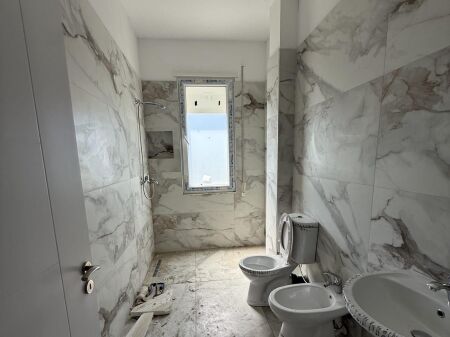 APARTAMENT OKAZION 2+1+2 – KAMËZ