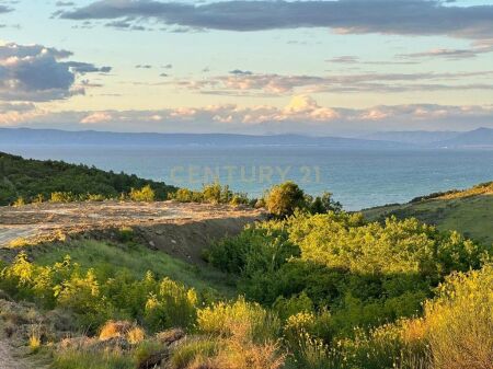 TERRENO IN VENDITA CON VISTA MARE SUL LUNGOMARE, CAPO RODONI 13.500 m²