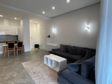 APARTAMENT ME QIRA 2+1+2 TE KOMPLEKSI DELIJORGJI