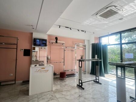 JEPET ME QERA AMBIENT BIZNESI PRANE POSTES SHQIPTARE, DURRES