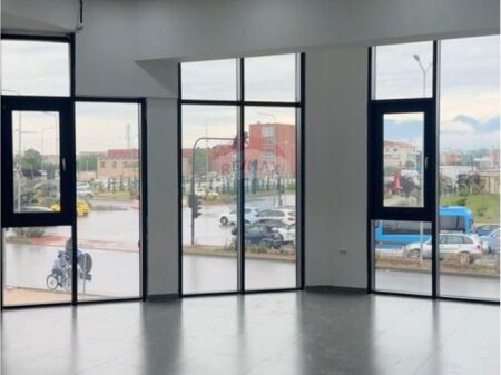 AMBIENT BIZNESI PER QIRA TE RRUGA DRITAN HOXHA