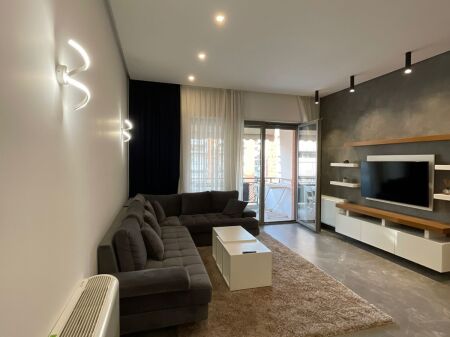 JEPET ME QIRA | APARTAMENT LUKSOZ 2+1+2 + POST PARKIMI | KOMPLEKSI DELIJORGJI