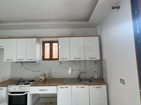 Rent | Shtëpi Private 2 + 1 | Stacioni I Trenit | 300 €/month