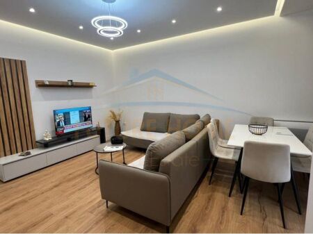 Qera, Apartament 2+1+2, Rruga 5 Maji, Tirane