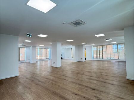 🏢 Office Spaces for Rent – Delijorgji Residence