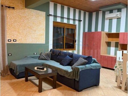 Affitto, 3° piano di una villa, Mezez
