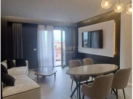 Apartament luksoz 2+1 per qira tek Garden Building