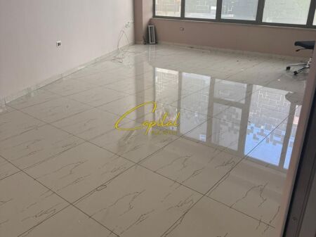 BUSINESS PREMISES FOR RENT 80 M2 DIBRA STREET 120,000 LEKE