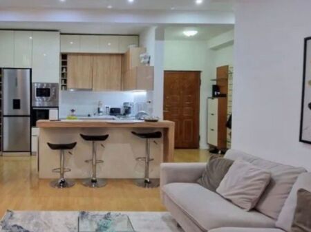 Shitet apartament 3+1+2 Mine Peza