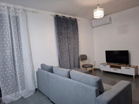 🏡 Appartamento in Affitto 3 PIÙ 1 – Via 5 Maggio, Palazzi del Comune, Tirana