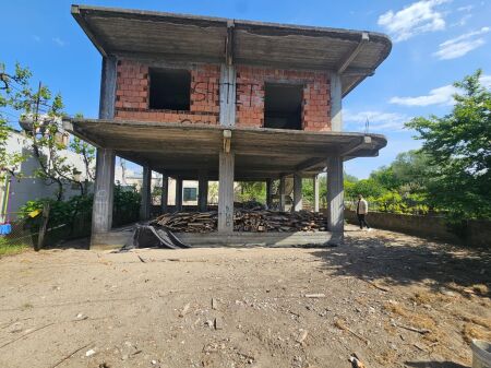 🏡 SHITET SHTËPI PRIVATE 2 KATE – FAZË KARABINA TEK XHAMIA 4 MINARET
