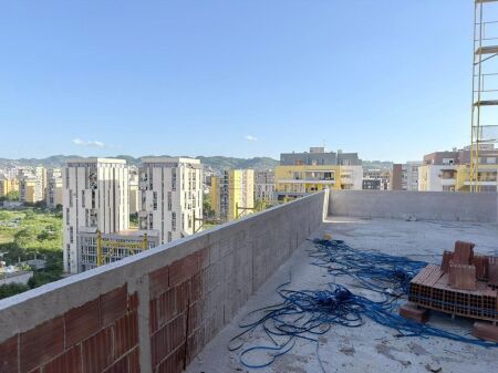 Rruga Dritan Hoxha, Shesim Apartament 2+1 me Verandë 165,000 € Sip. Totale  79m2