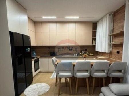 Apartament 1+1 me qira tek Rruga e Dibrës  ID: 530281057-81