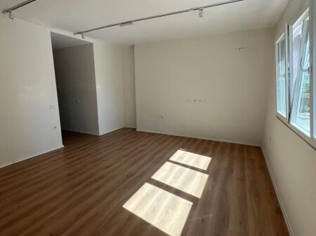 UFFICIO IN AFFITTO 135M2 PAZARI I RI
