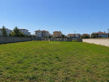 Terreno in Vendita a Kamëz o Concesso con Clearing – 1481m² in Zona Rossa per Costruzione 170.000 €