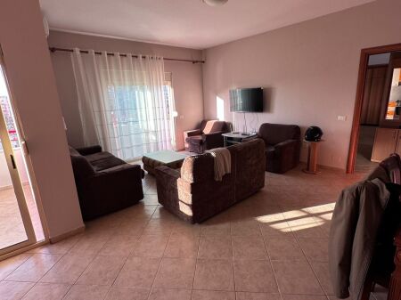 JEPET ME QERA APARTAMENT 2+1 – RRUGA MINE PEZA, PËRBALLË HARRY FULTZ 🏡