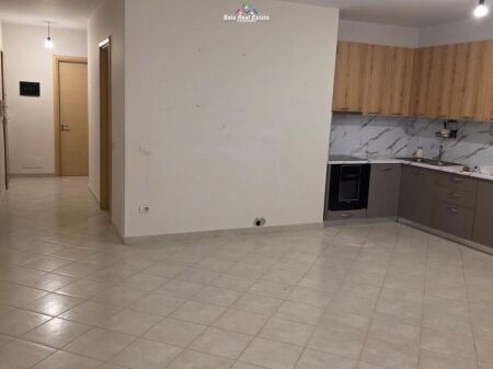 Zyre Me Qera Tek 21 Dhjetori (ID BZ2950) Tirane