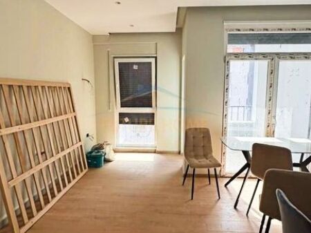 Shitet, Apartament 2+1, 5 Maji, Tirane.