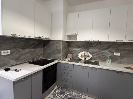 Qera | Apartament 2 + 1+2| Rruga 5 Maji | 600 €/muaj