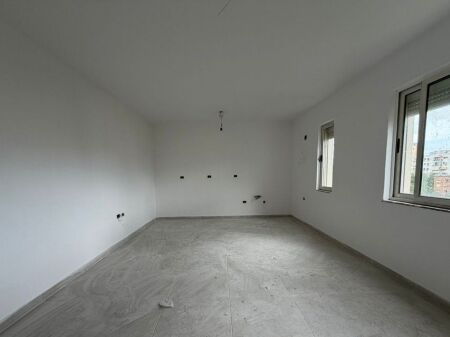 APARTAMENT 2+1 PER SHITJE TE ALI DEMI!