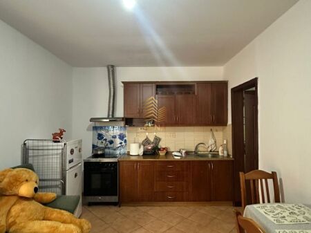 Rent, Apartment 1+1+balcony, Durresit Street-Near Hotel Colosseo, 40,000 Leke/month