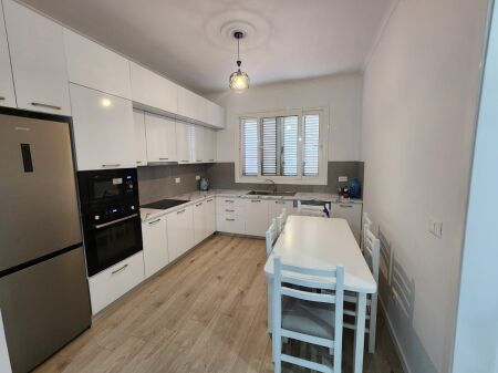 🏡 JEPET ME QERA SUPER APARTAMENT 2+1 PRANË VALA PARKUT ✨